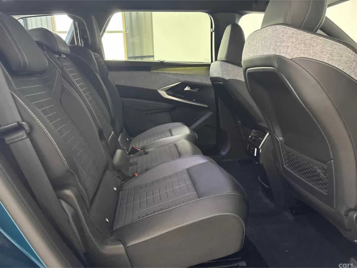 Peugeot 5008 Hatchback, Electric, 2025, Blue