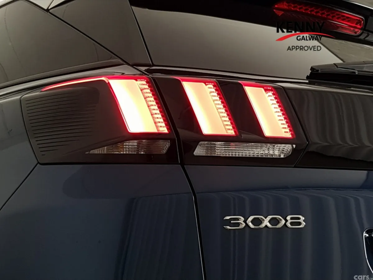 Peugeot 3008 MPV, Diesel, 2023, Blue
