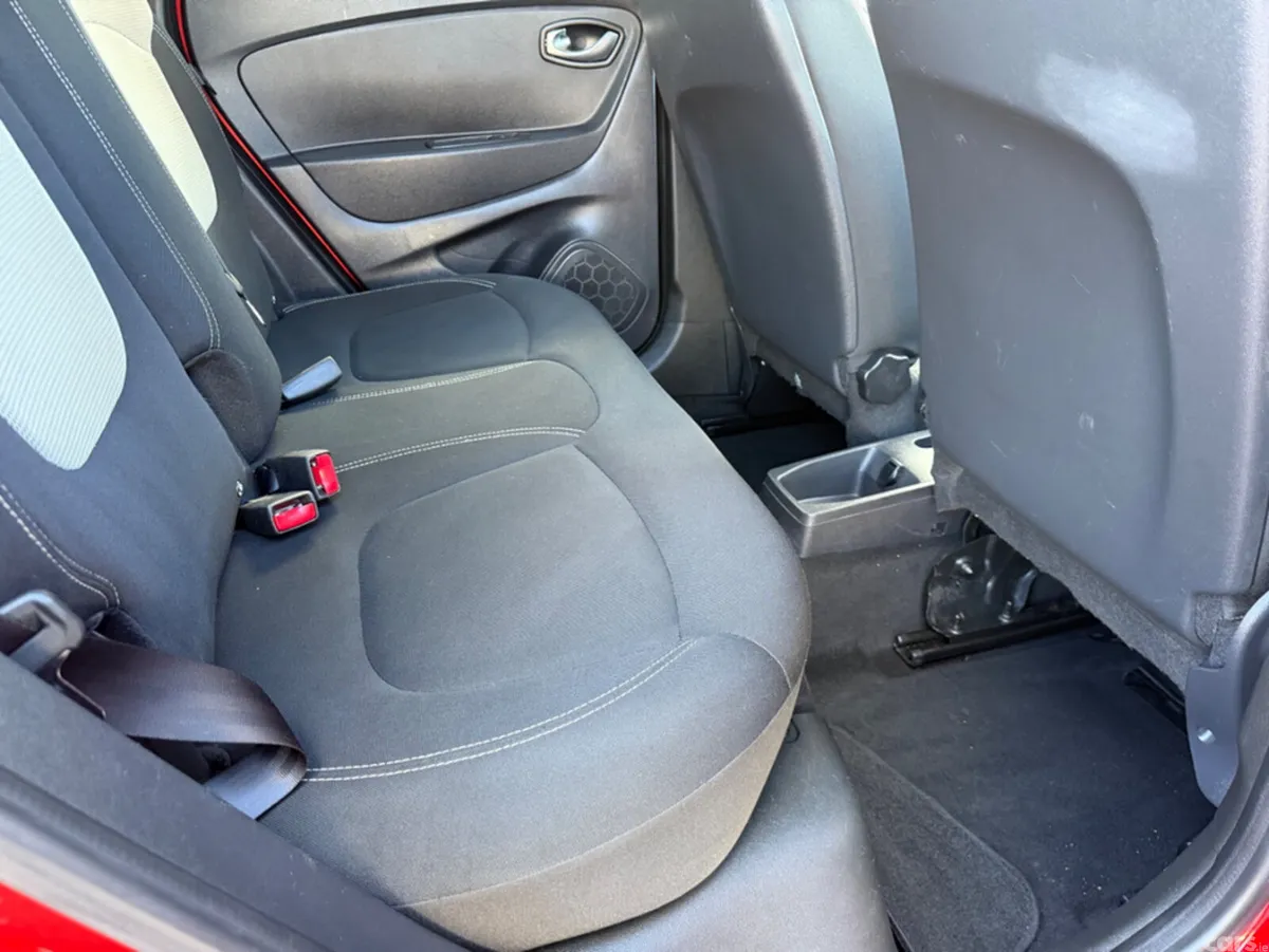 Renault Captur Hatchback, Diesel, 2019, Red