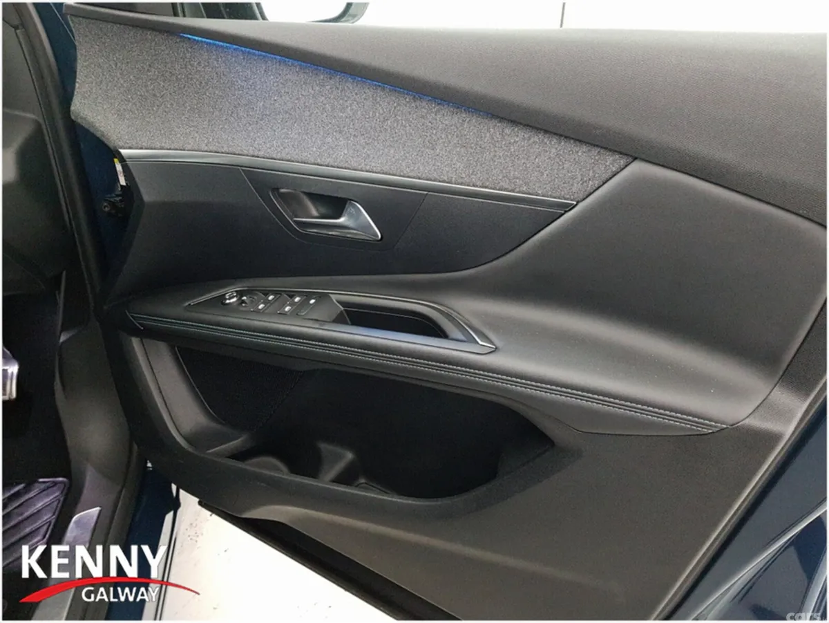 Peugeot 3008 MPV, Diesel, 2023, Blue