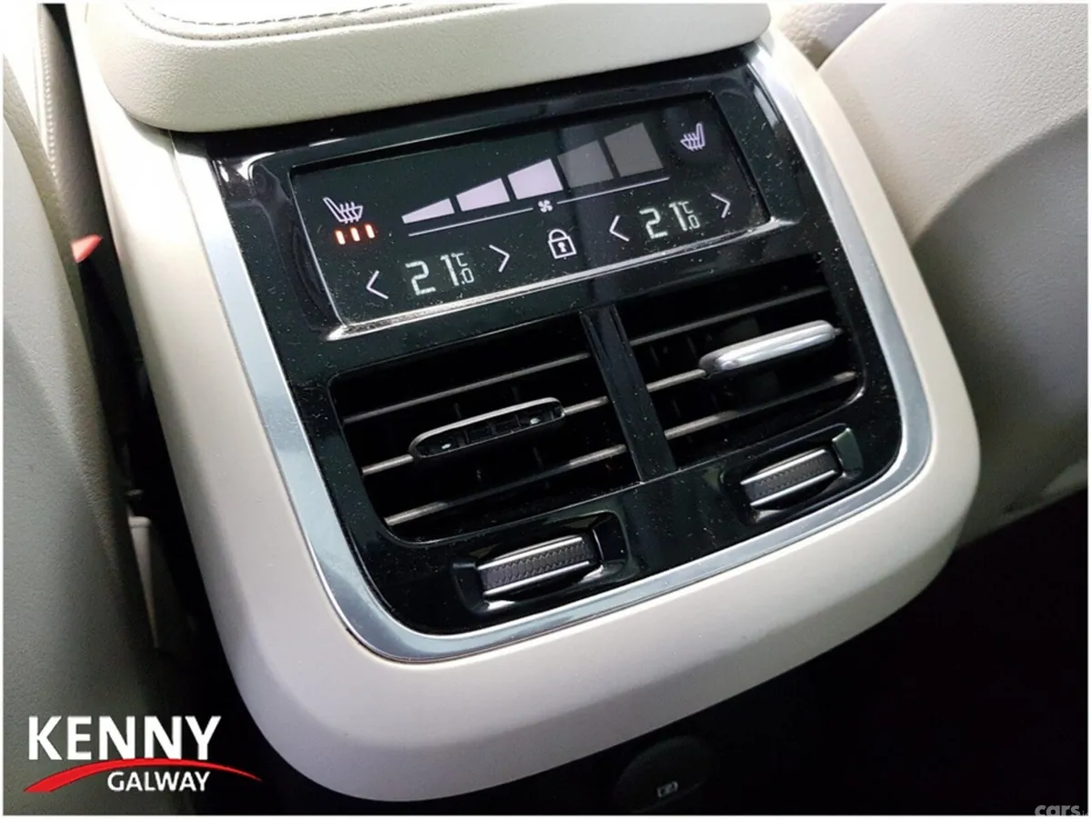 Volvo XC90 MPV, Petrol Plug-in Hybrid, 2024, Black
