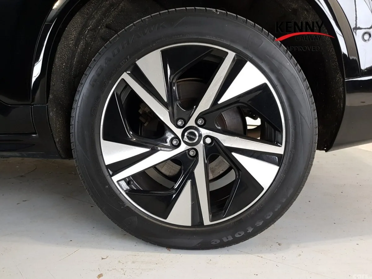 Volvo XC90 MPV, Petrol Plug-in Hybrid, 2024, Black