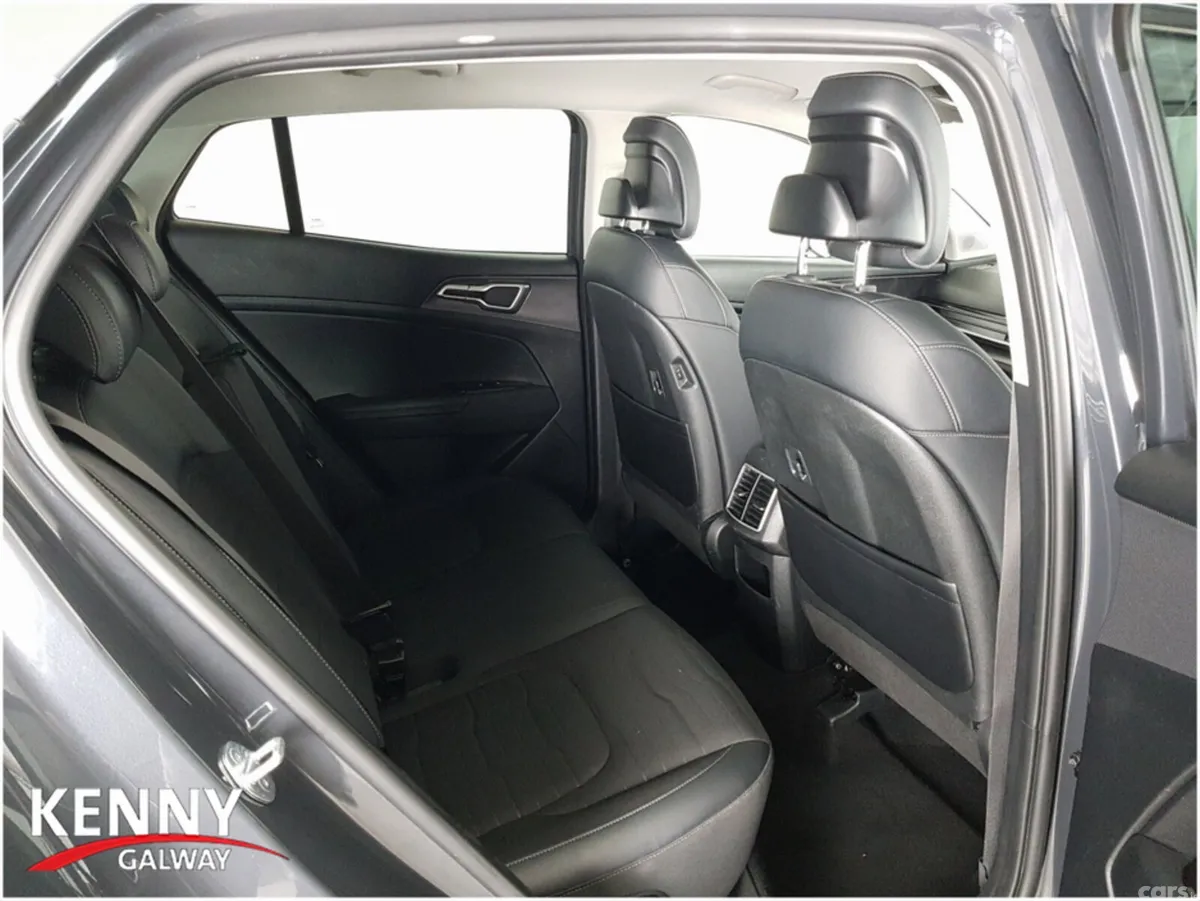 Kia Sportage MPV, Diesel, 2023, Grey