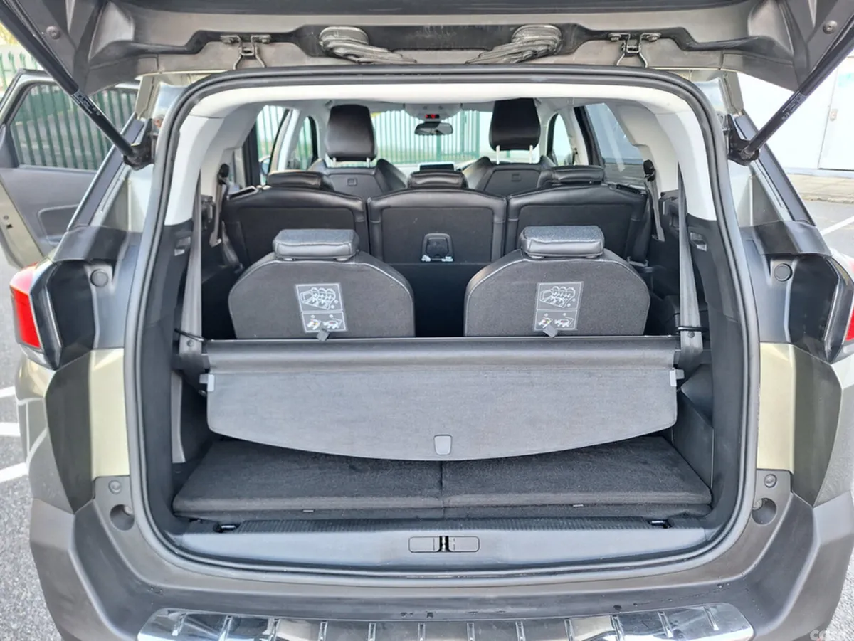 Peugeot 5008 MPV, Petrol, 2018, Grey