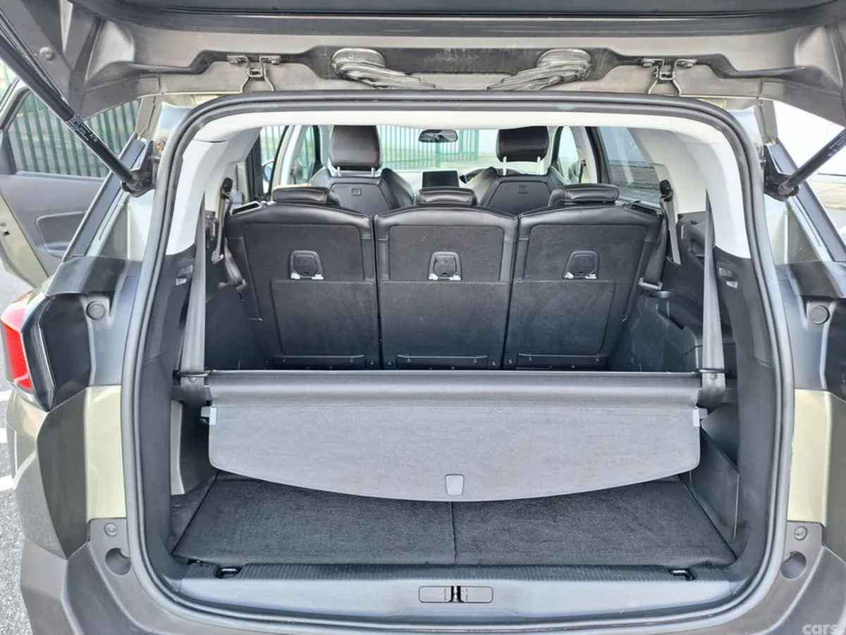 Peugeot 5008 MPV, Petrol, 2018, Grey