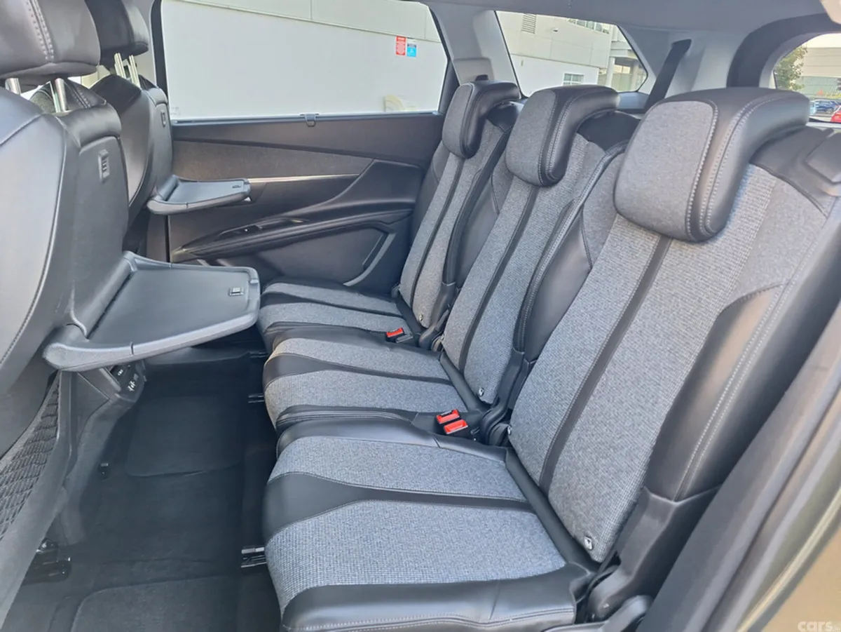 Peugeot 5008 MPV, Petrol, 2018, Grey