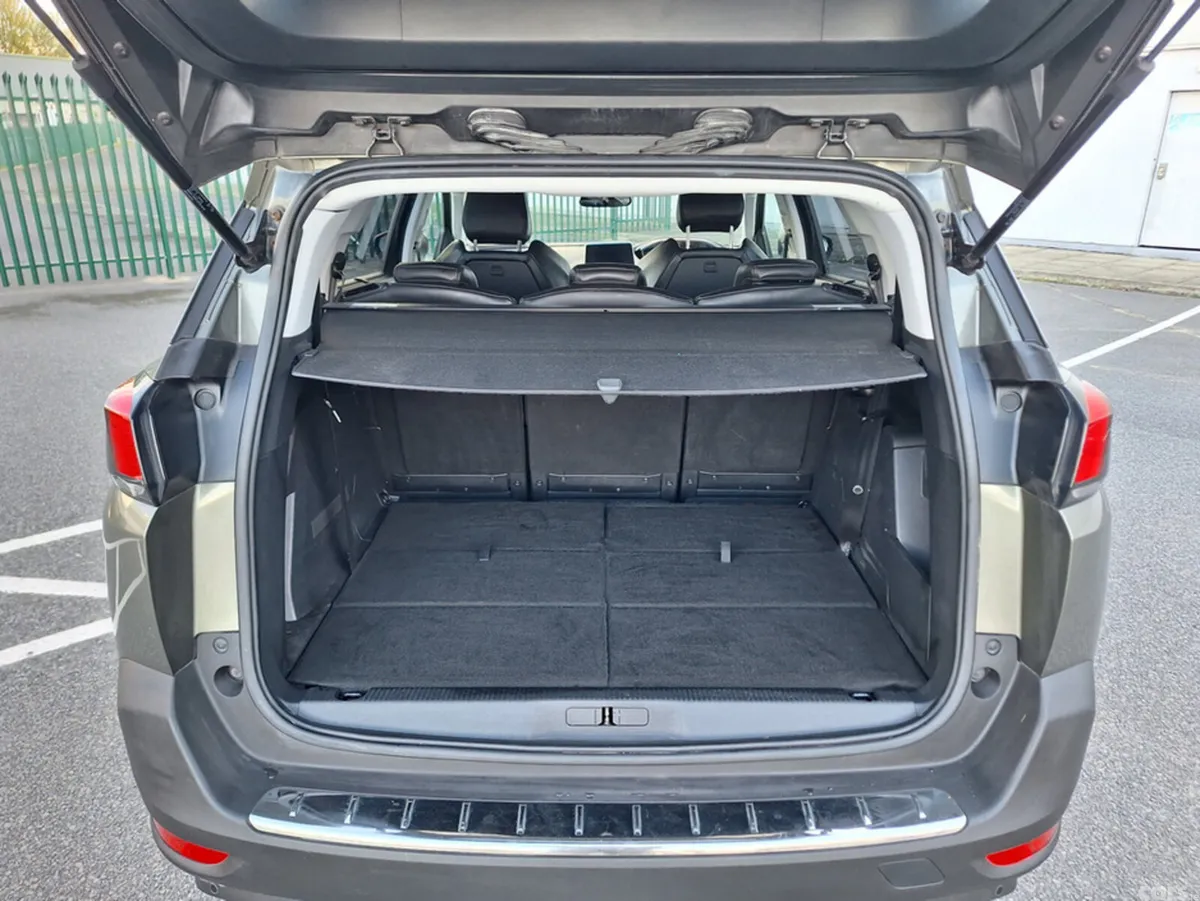 Peugeot 5008 MPV, Petrol, 2018, Grey