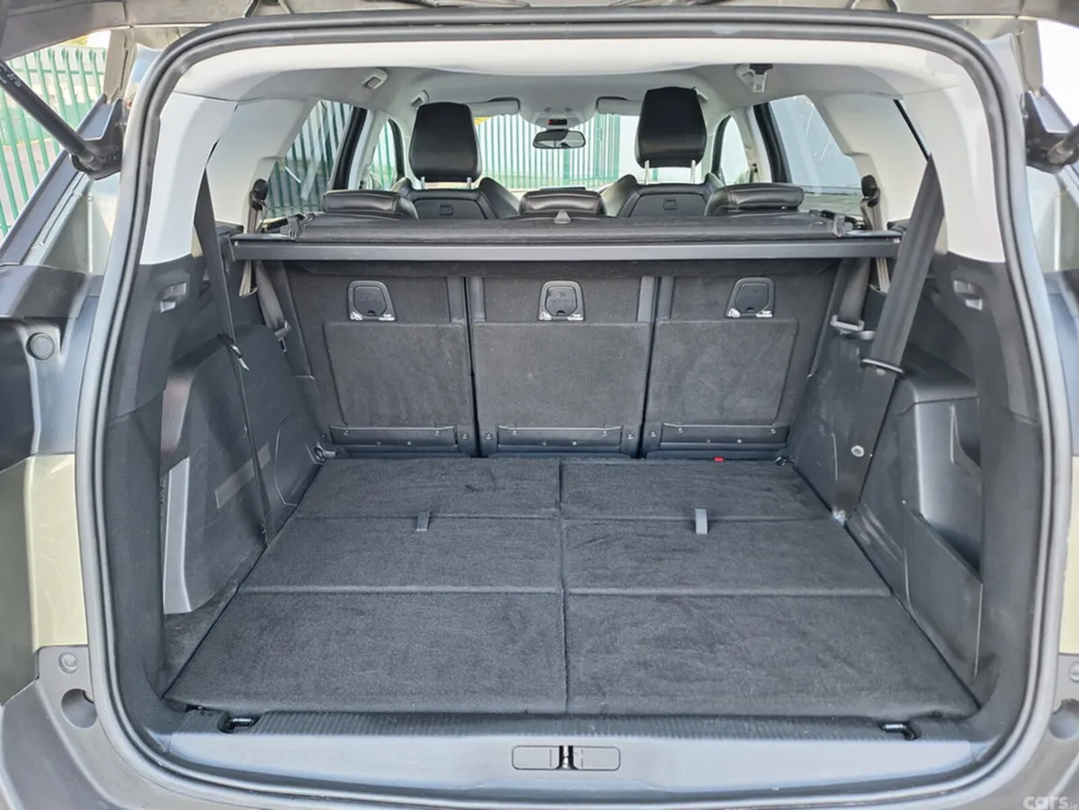 Peugeot 5008 MPV, Petrol, 2018, Grey
