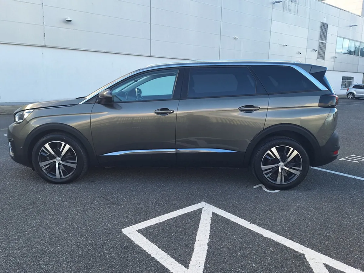 Peugeot 5008 MPV, Petrol, 2018, Grey