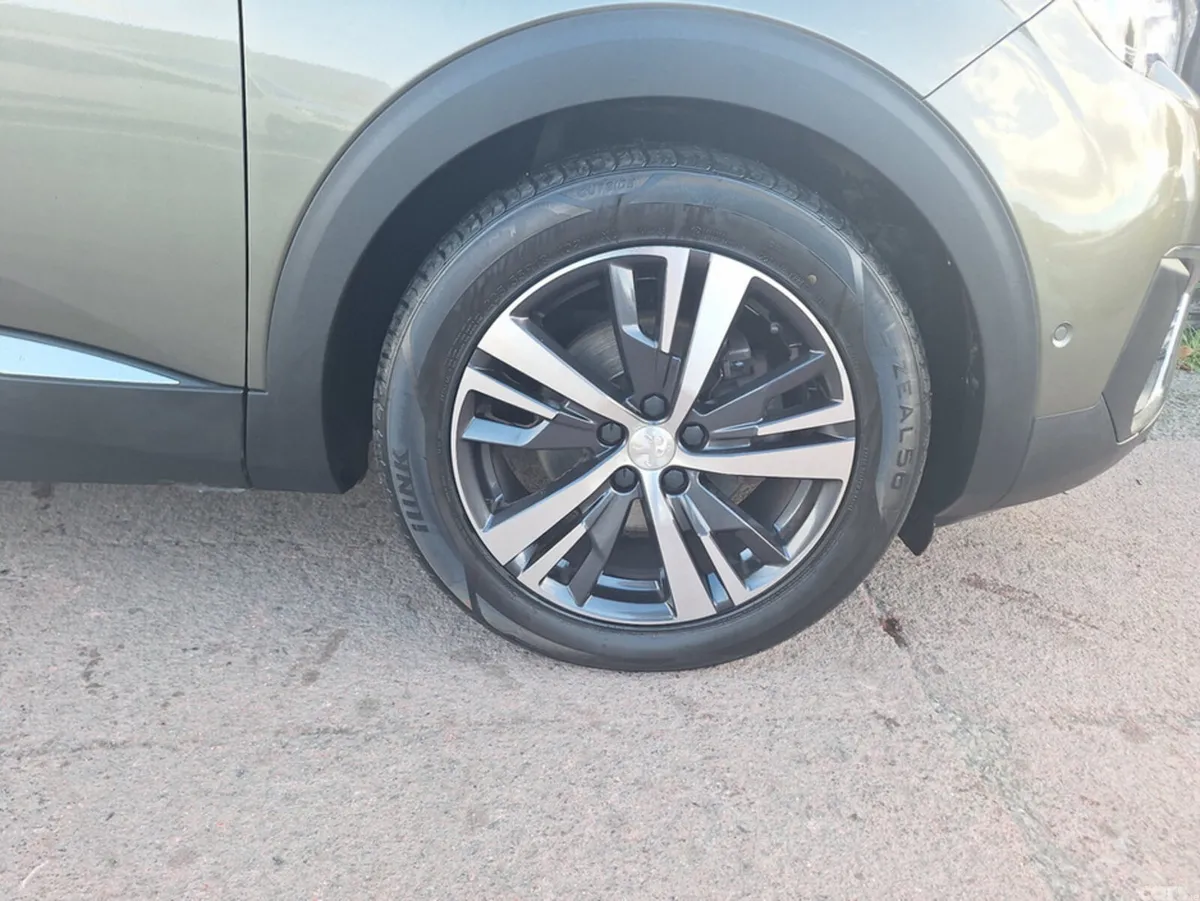 Peugeot 5008 MPV, Petrol, 2018, Grey