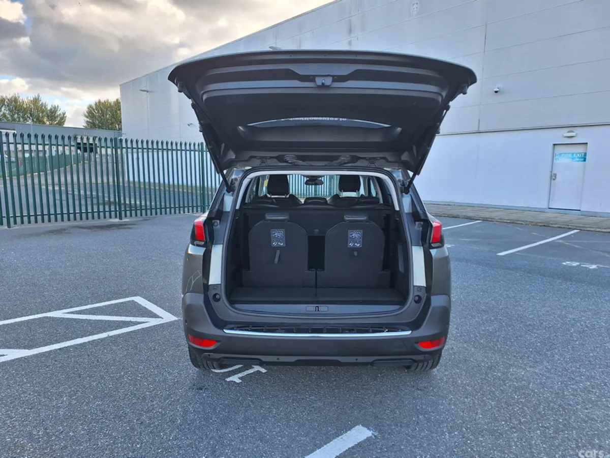 Peugeot 5008 MPV, Petrol, 2018, Grey