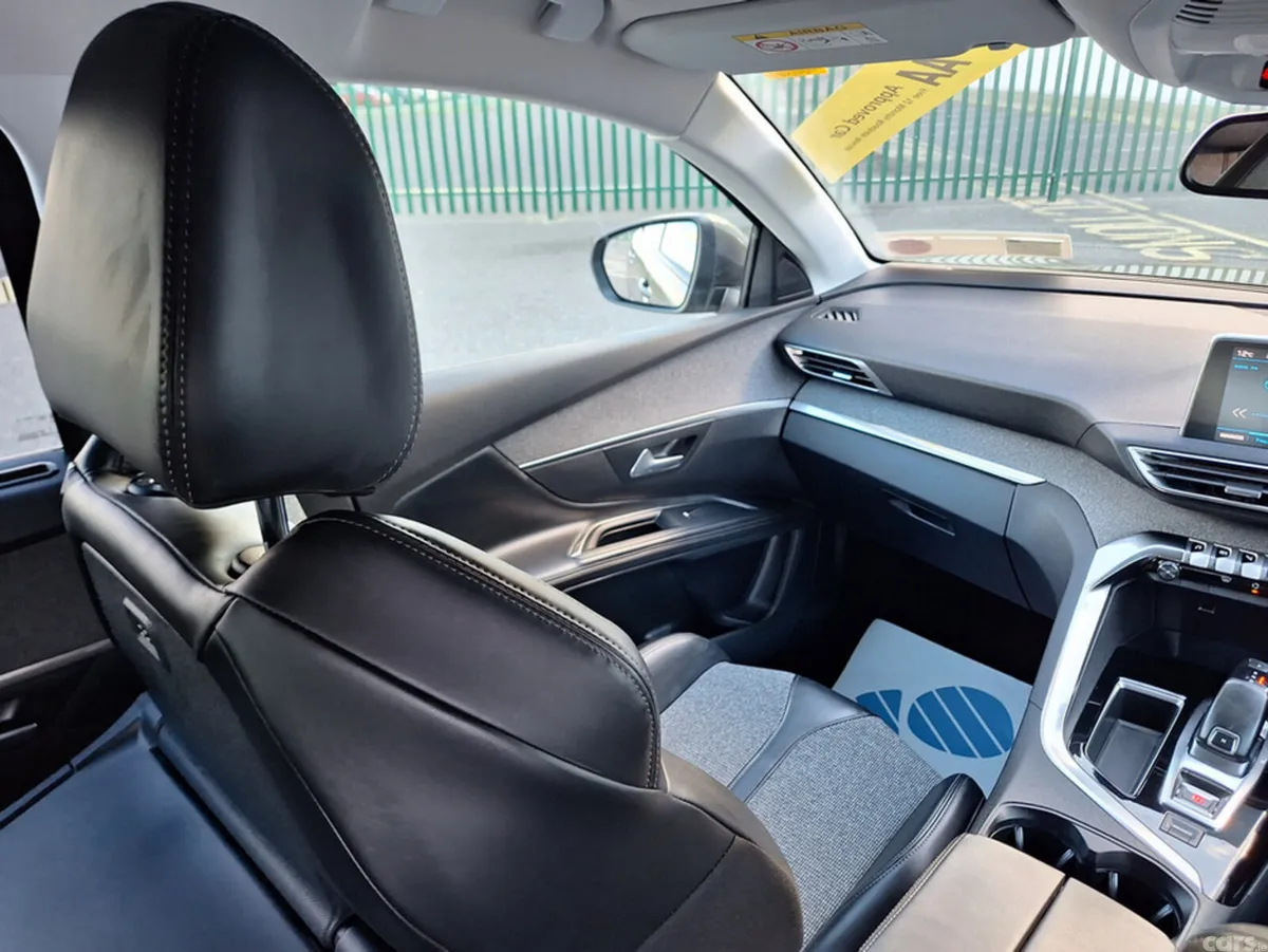 Peugeot 5008 MPV, Petrol, 2018, Grey