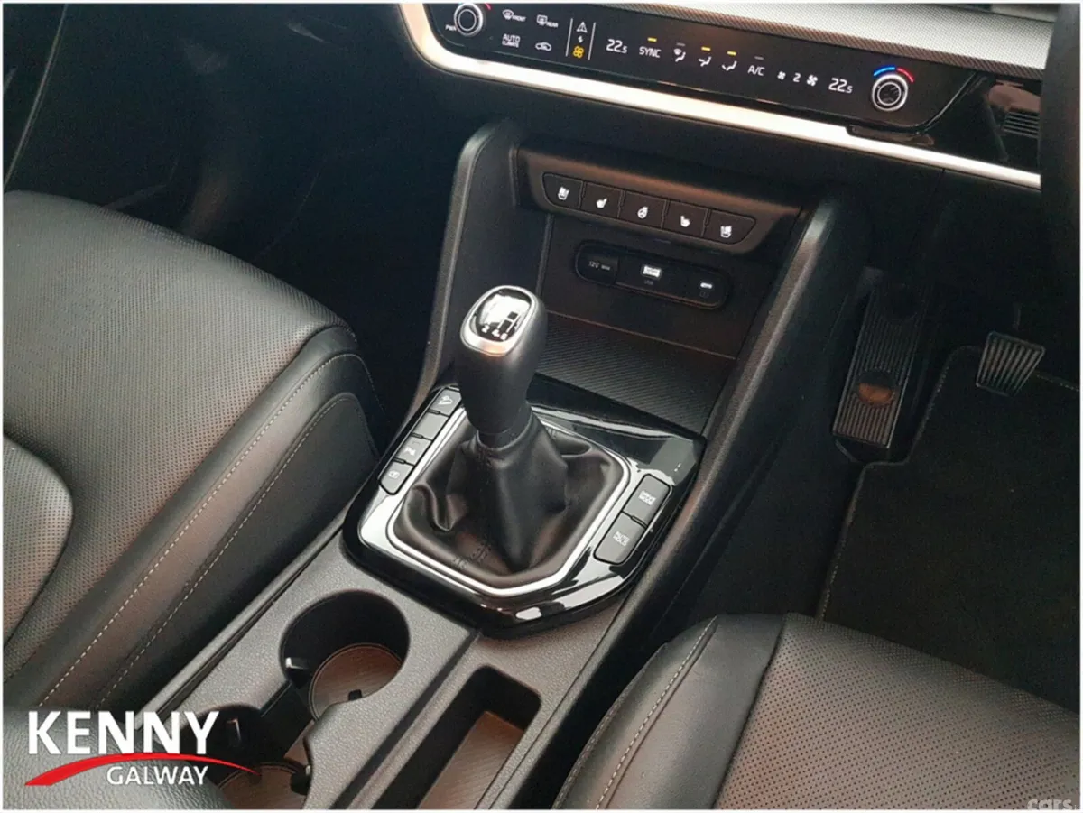Kia Sportage MPV, Diesel, 2025, Grey