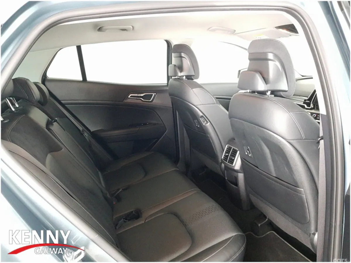 Kia Sportage MPV, Diesel, 2025, Grey