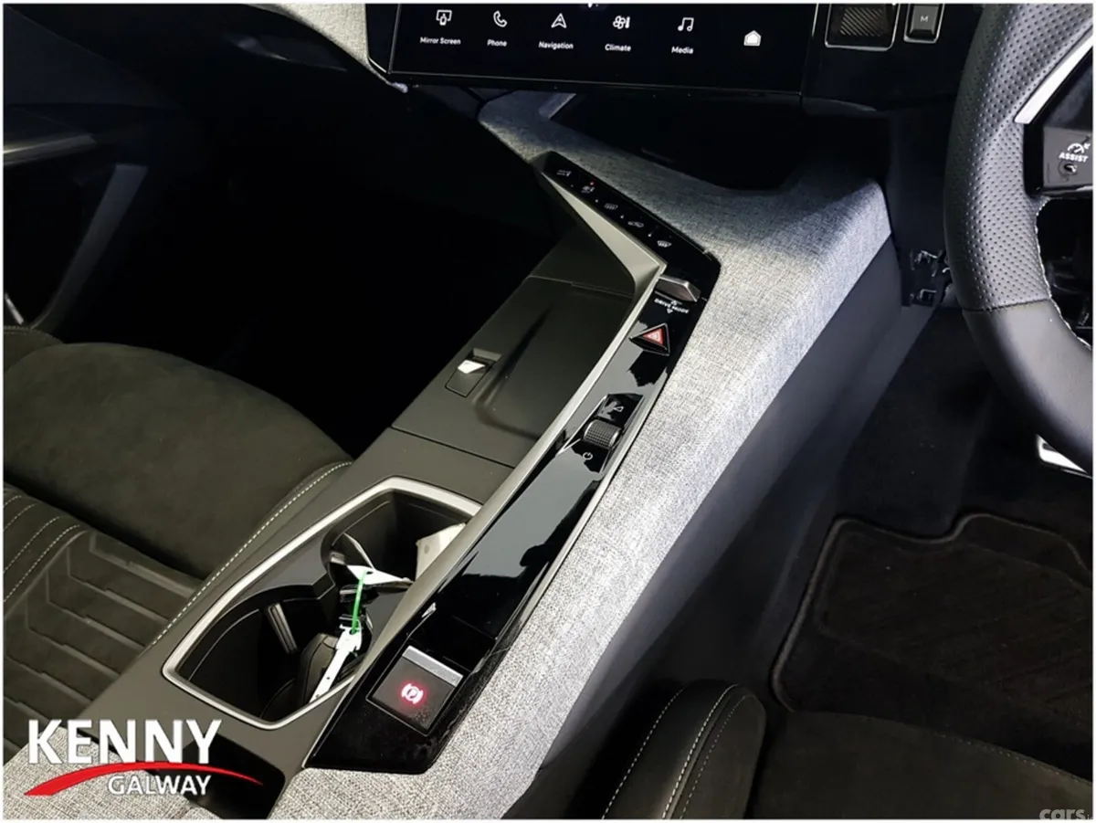 Peugeot 3008 MPV, Electric, 2024, White