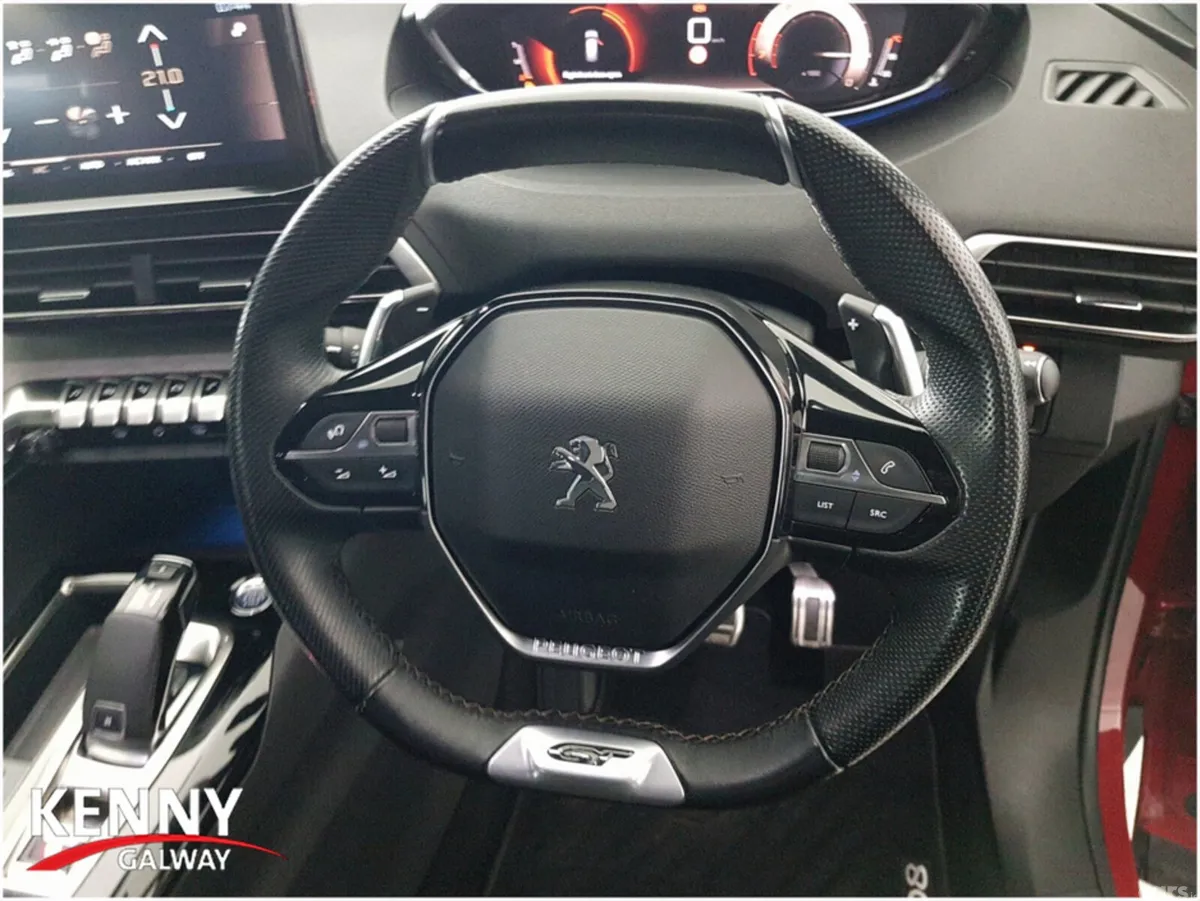 Peugeot 5008 MPV, Petrol, 2021, Red