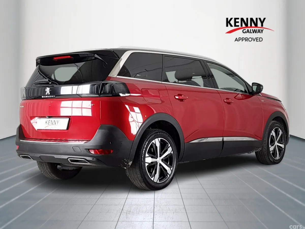 Peugeot 5008 MPV, Petrol, 2021, Red