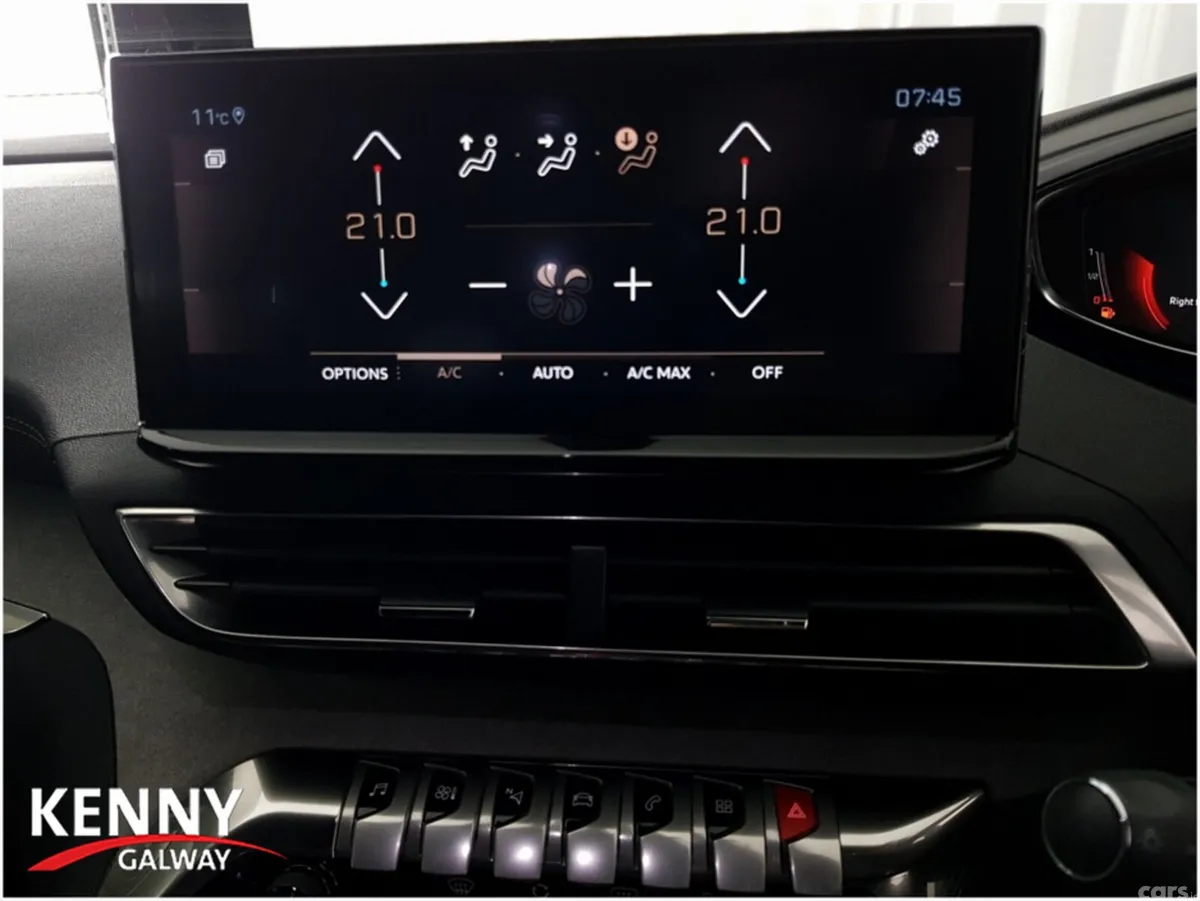 Peugeot 5008 MPV, Petrol, 2021, Red