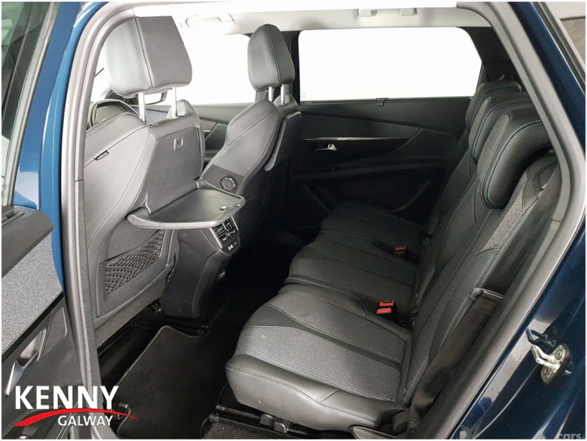 Peugeot 5008 MPV, Petrol, 2021, Blue