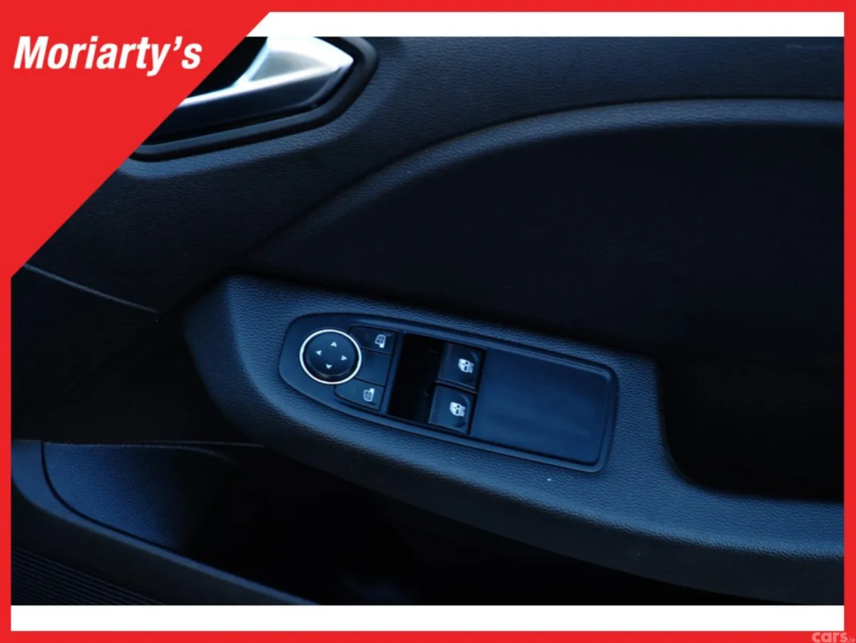 Renault Clio Hatchback, Petrol, 2023, Black