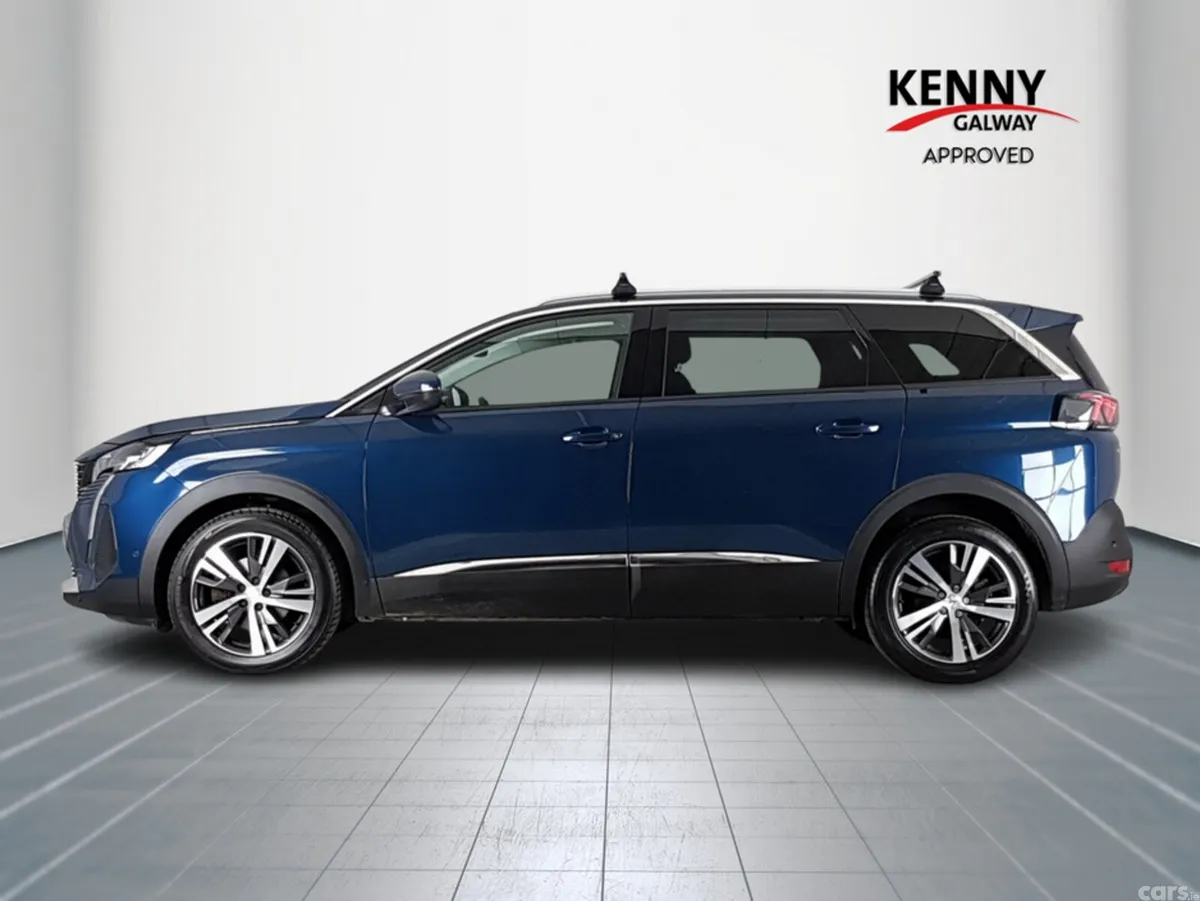 Peugeot 5008 MPV, Petrol, 2021, Blue
