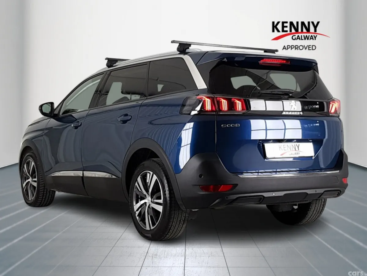 Peugeot 5008 MPV, Petrol, 2021, Blue