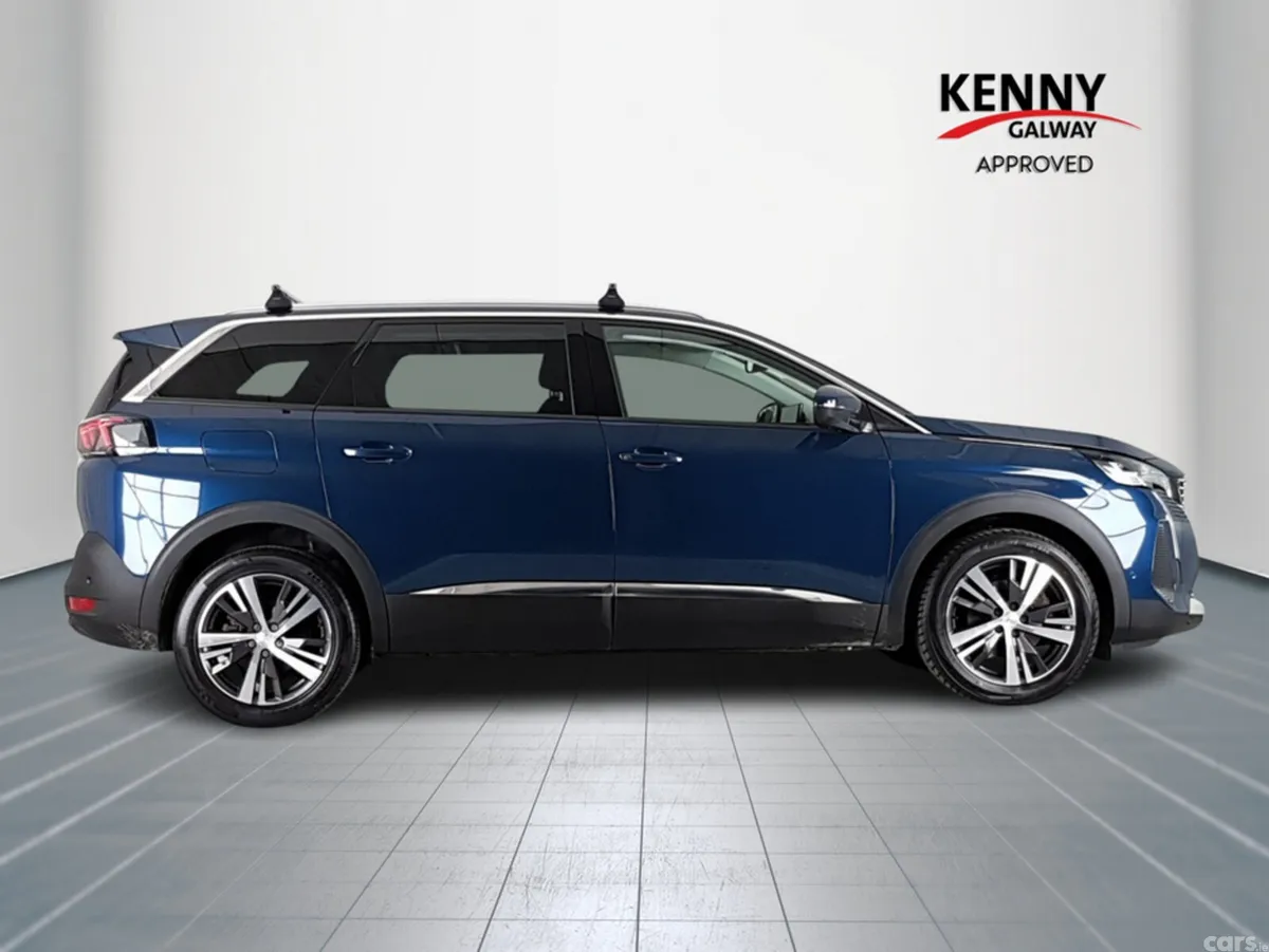 Peugeot 5008 MPV, Petrol, 2021, Blue