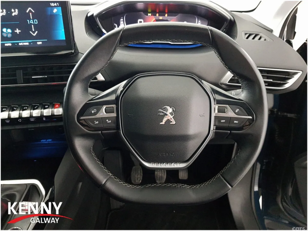 Peugeot 5008 MPV, Petrol, 2021, Blue