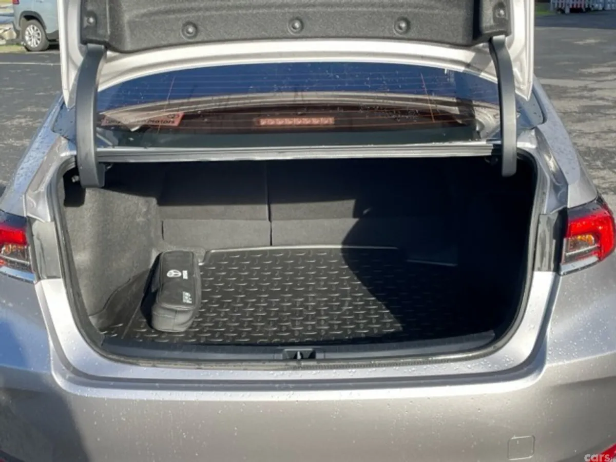 Toyota Corolla Saloon, Petrol Hybrid, 2021, Grey