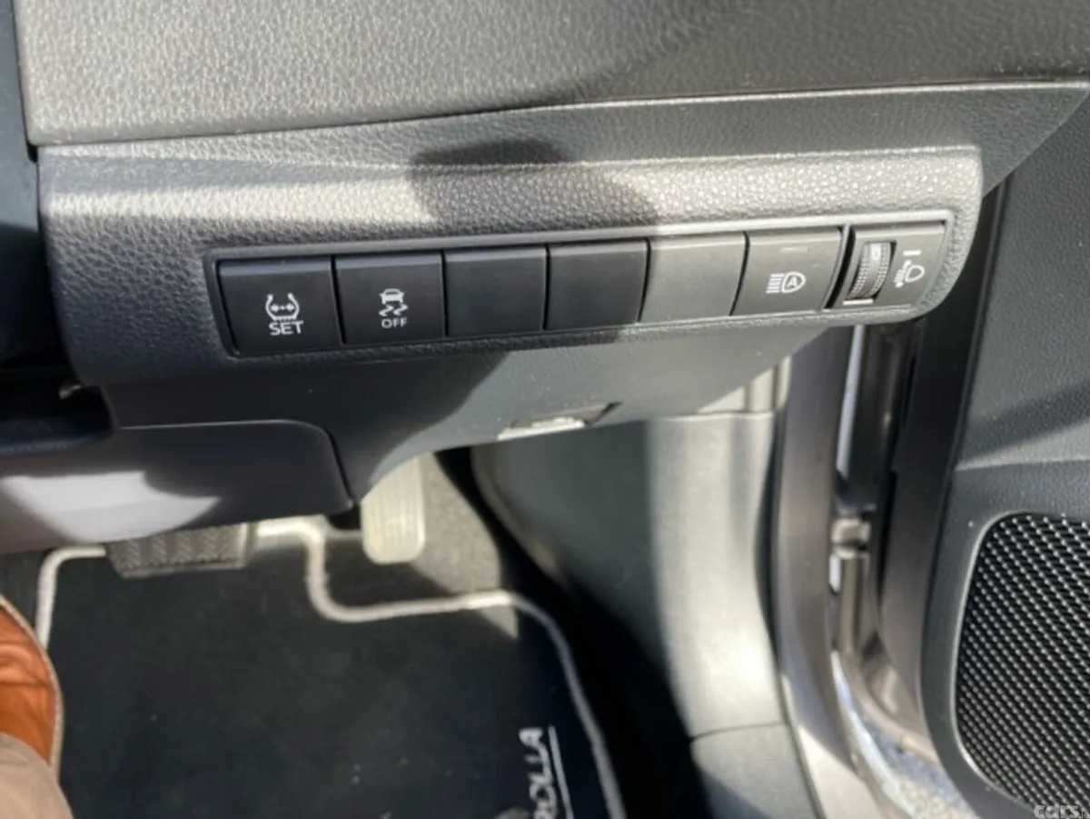 Toyota Corolla Saloon, Petrol Hybrid, 2021, Grey