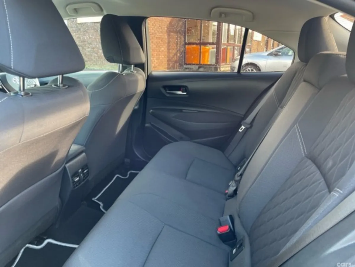 Toyota Corolla Saloon, Petrol Hybrid, 2021, Grey