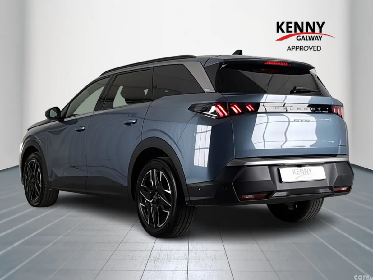 Peugeot 5008 MPV, Petrol, 2025, Blue