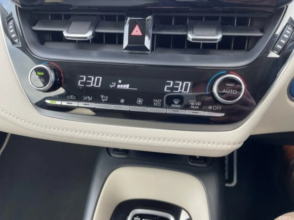 Toyota Corolla Saloon, Petrol Hybrid, 2022, Black