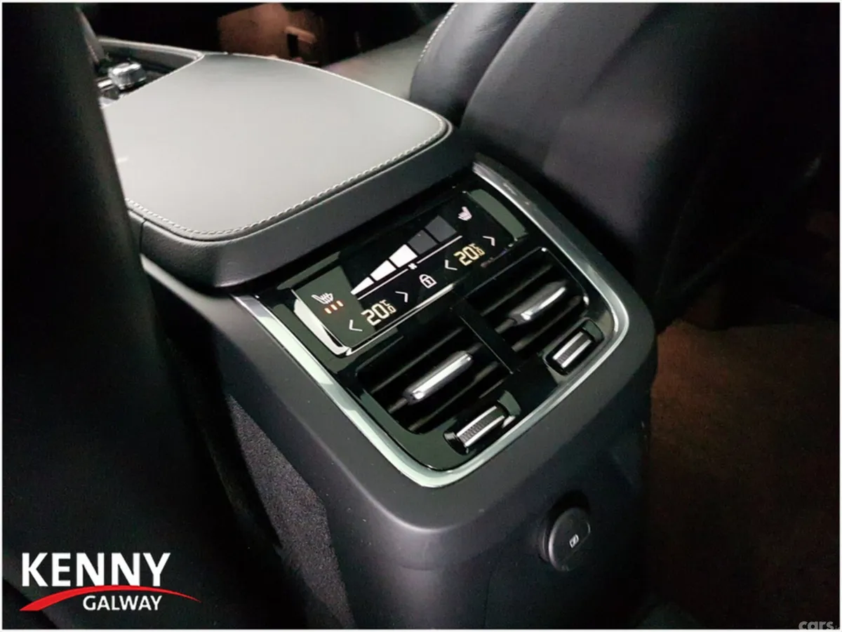 Volvo XC90 SUV, Petrol Plug-in Hybrid, 2021, Grey