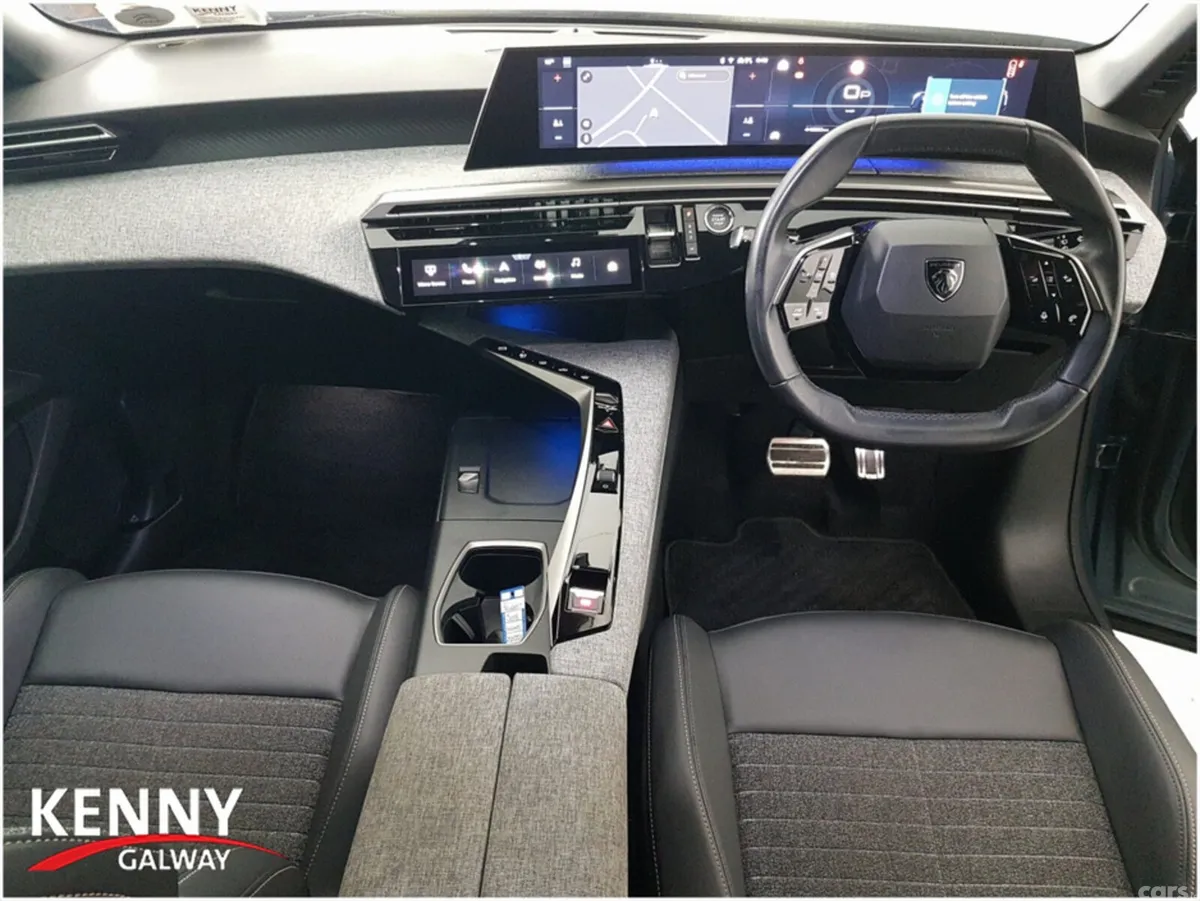 Peugeot 5008 MPV, Petrol, 2025, Blue