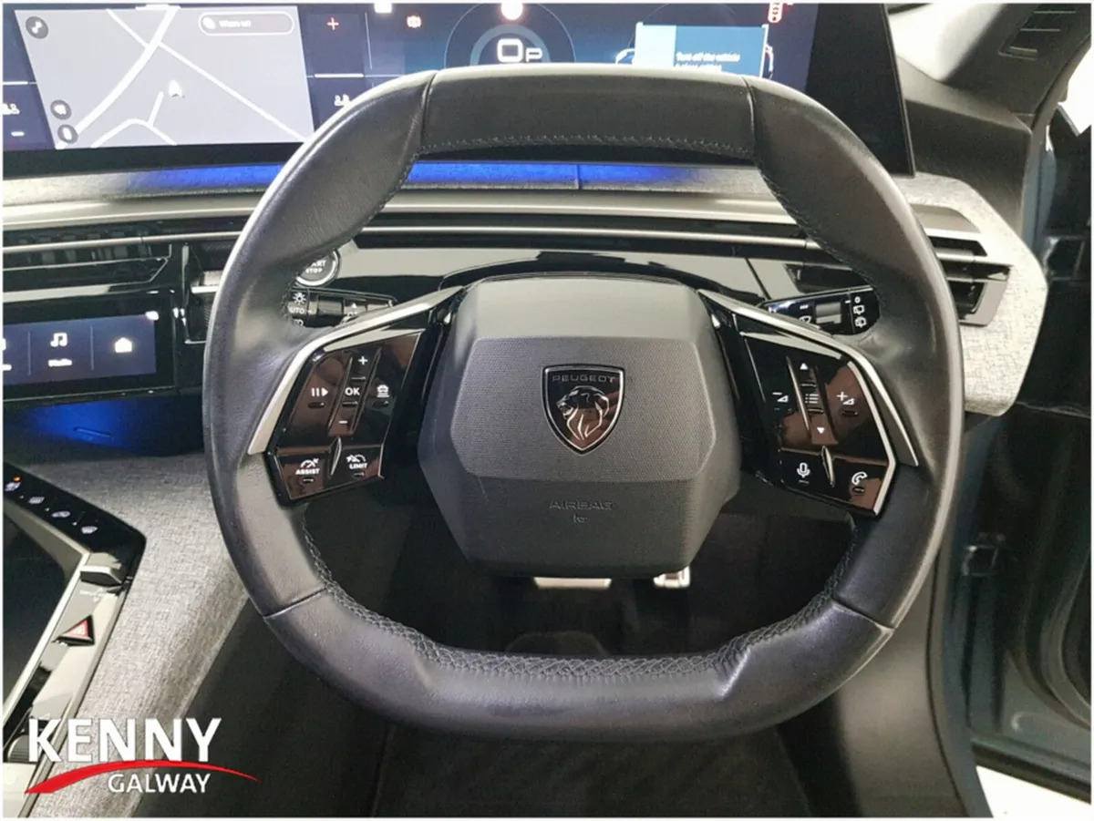 Peugeot 5008 MPV, Petrol, 2025, Blue