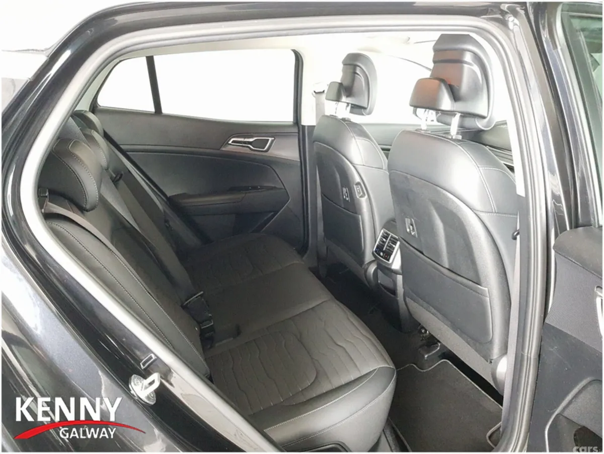 Kia Sportage MPV, Diesel, 2022, Black