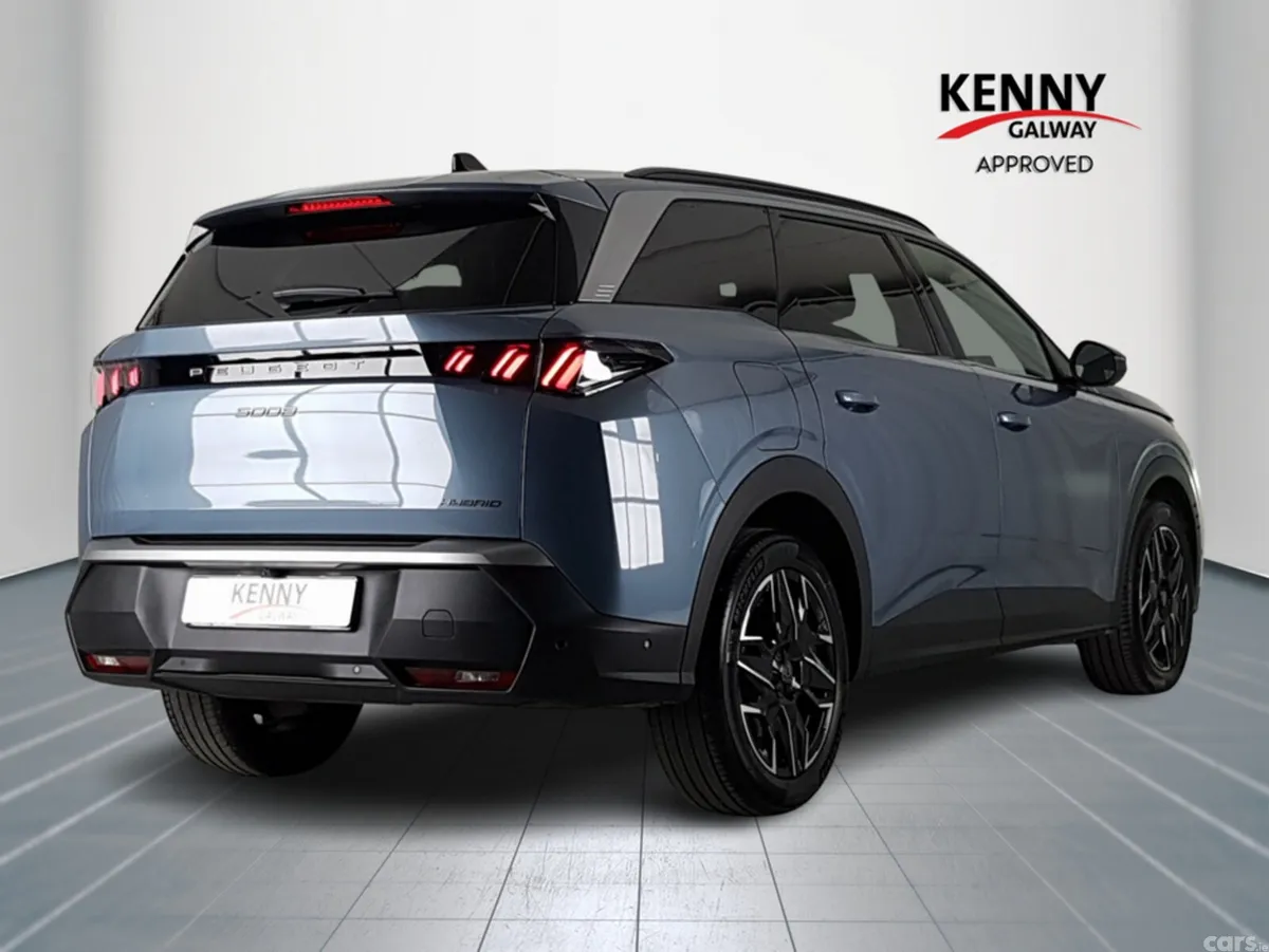 Peugeot 5008 MPV, Petrol, 2025, Blue