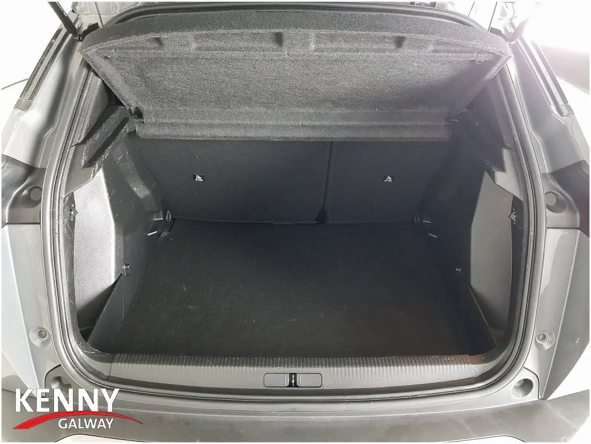Peugeot 2008 Hatchback, Electric, 2026, Grey