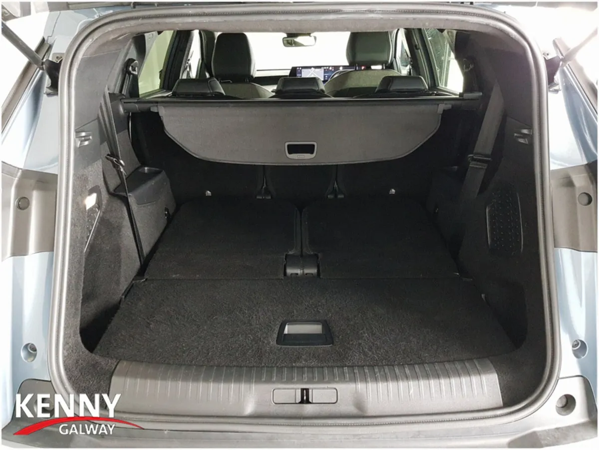 Peugeot 5008 MPV, Petrol, 2025, Blue