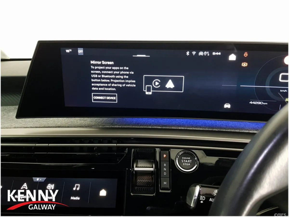 Peugeot 5008 MPV, Petrol, 2025, Blue