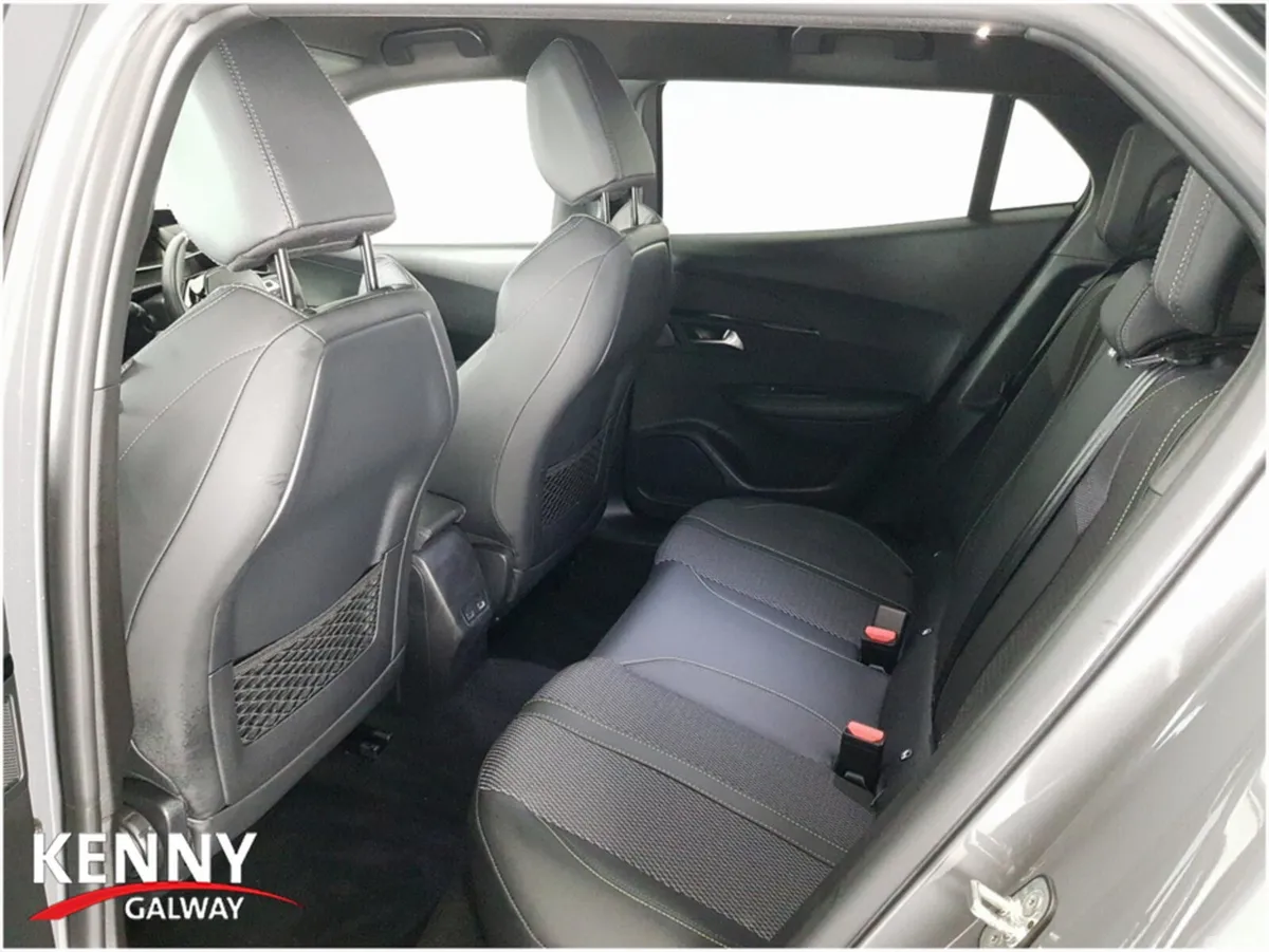 Peugeot 2008 Hatchback, Electric, 2026, Grey