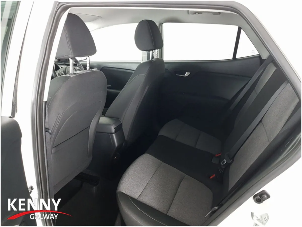 Kia Stonic SUV, Petrol, 2026, White