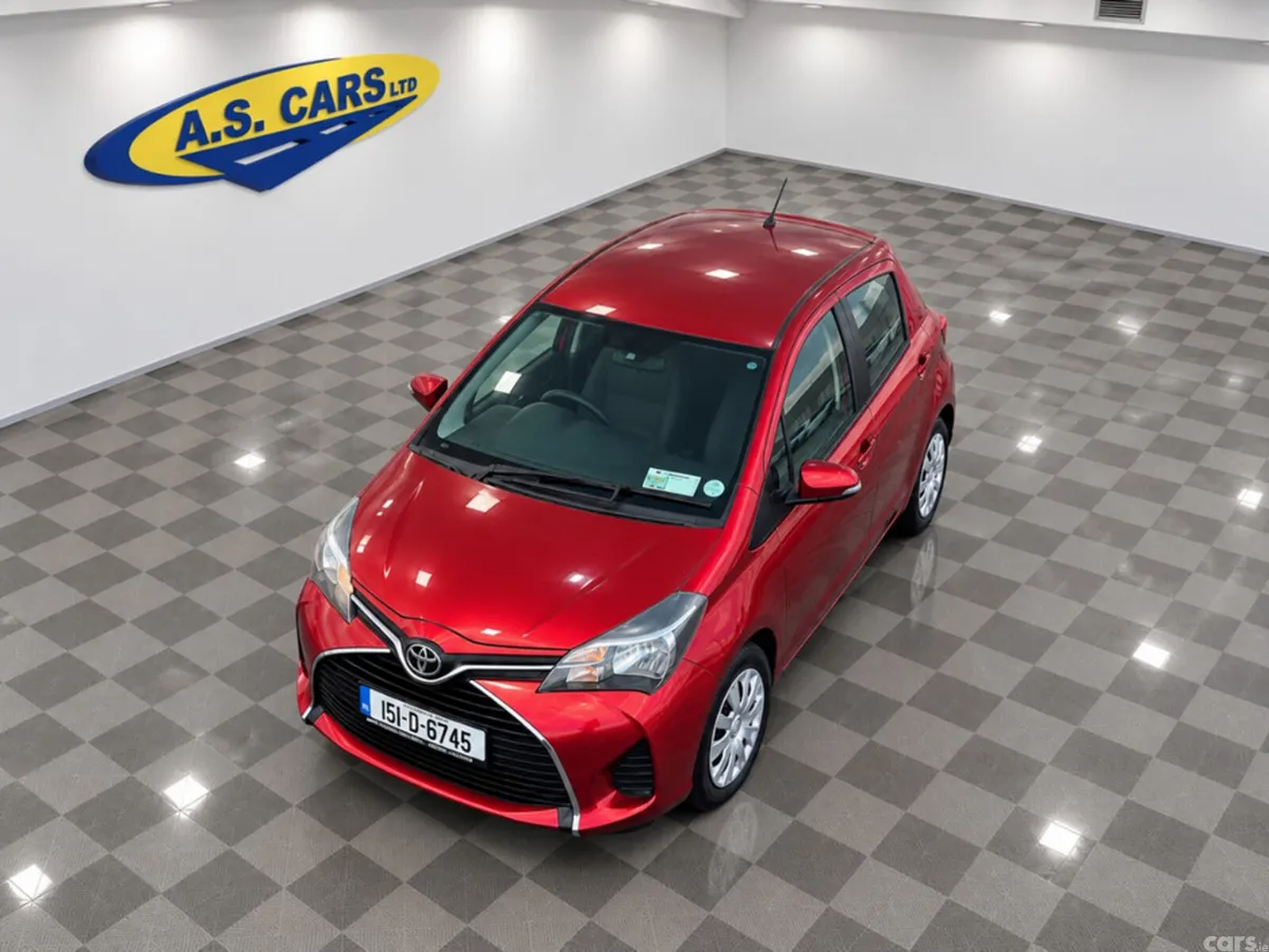 Toyota Yaris Hatchback, Petrol, 2015, Red