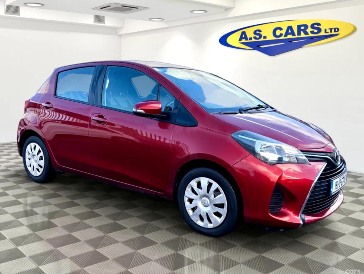 Toyota Yaris Hatchback, Petrol, 2015, Red