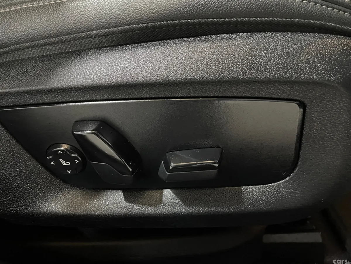 BMW 5-Series Saloon, Petrol Plug-in Hybrid, 2023, Blue