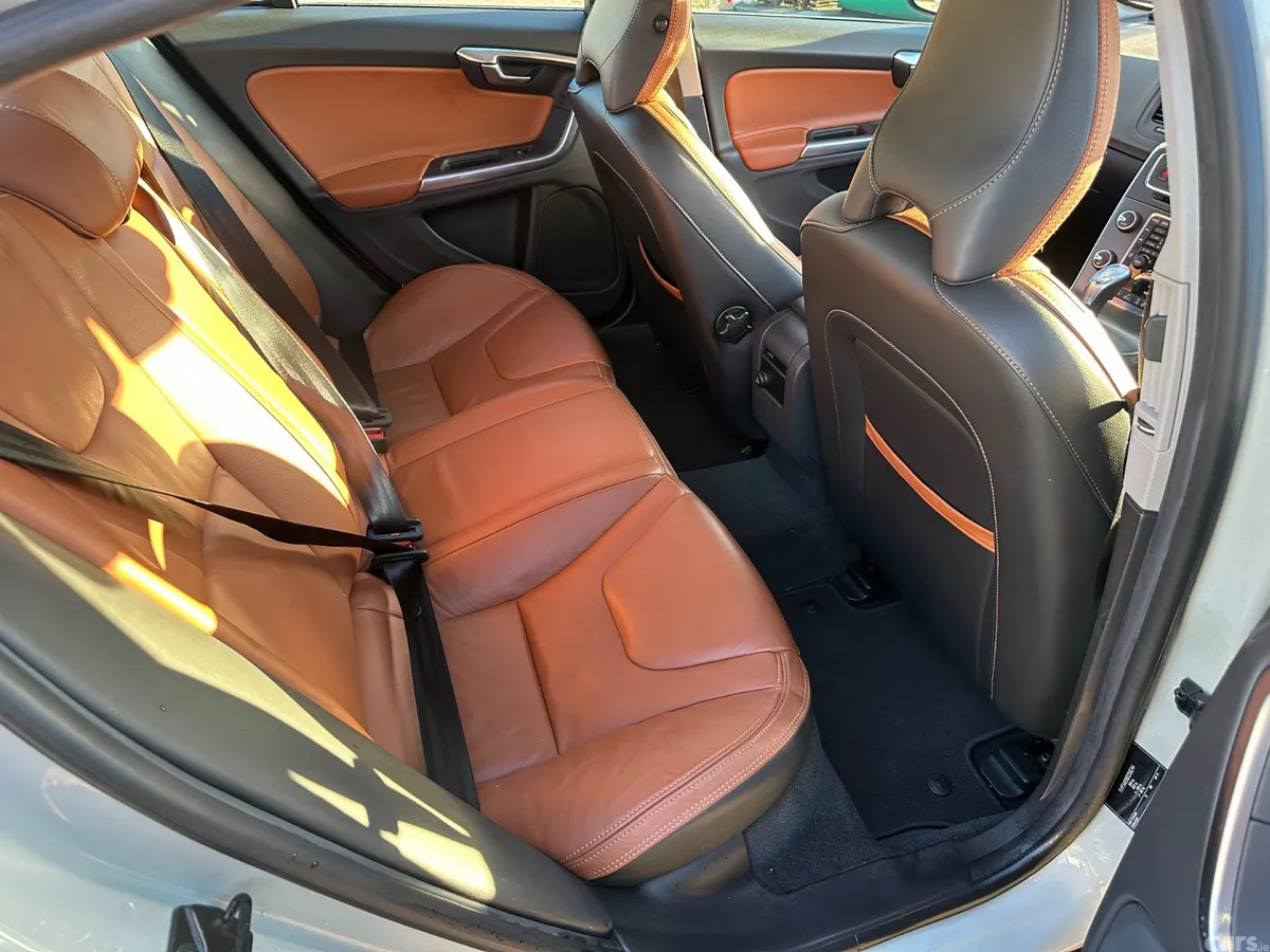 Volvo S60 Saloon, Petrol, 2013, Silver