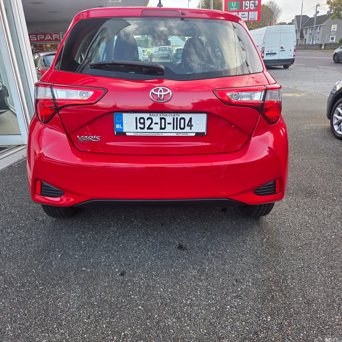 Toyota Yaris Hatchback, Petrol, 2019, Red