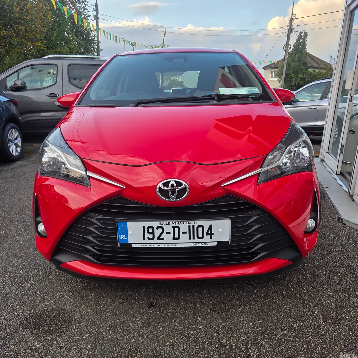 Toyota Yaris Hatchback, Petrol, 2019, Red