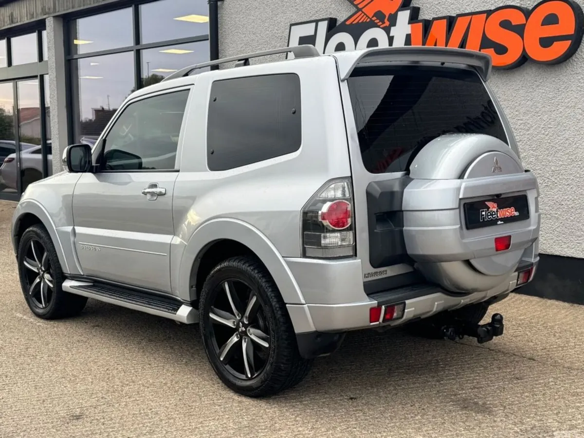 Mitsubishi Shogun SUV, Diesel, 2015, Silver
